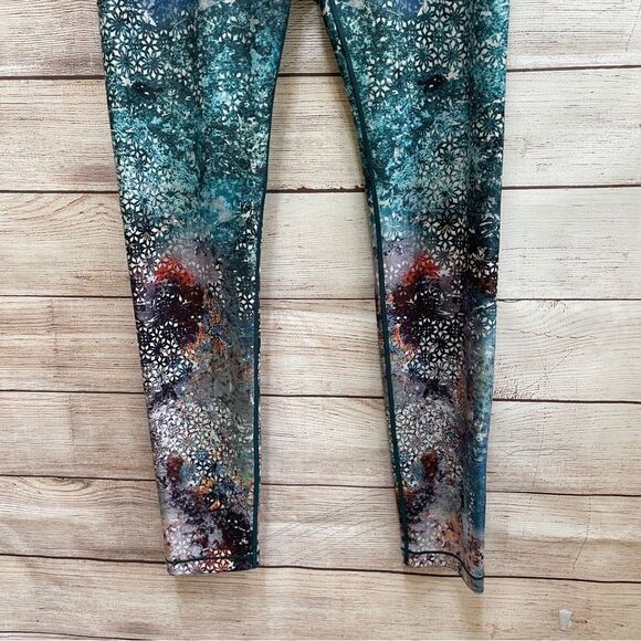 CALIA BY‎ CARRIE UNDERWOOD LEGGINGS - Picture 2 of 7